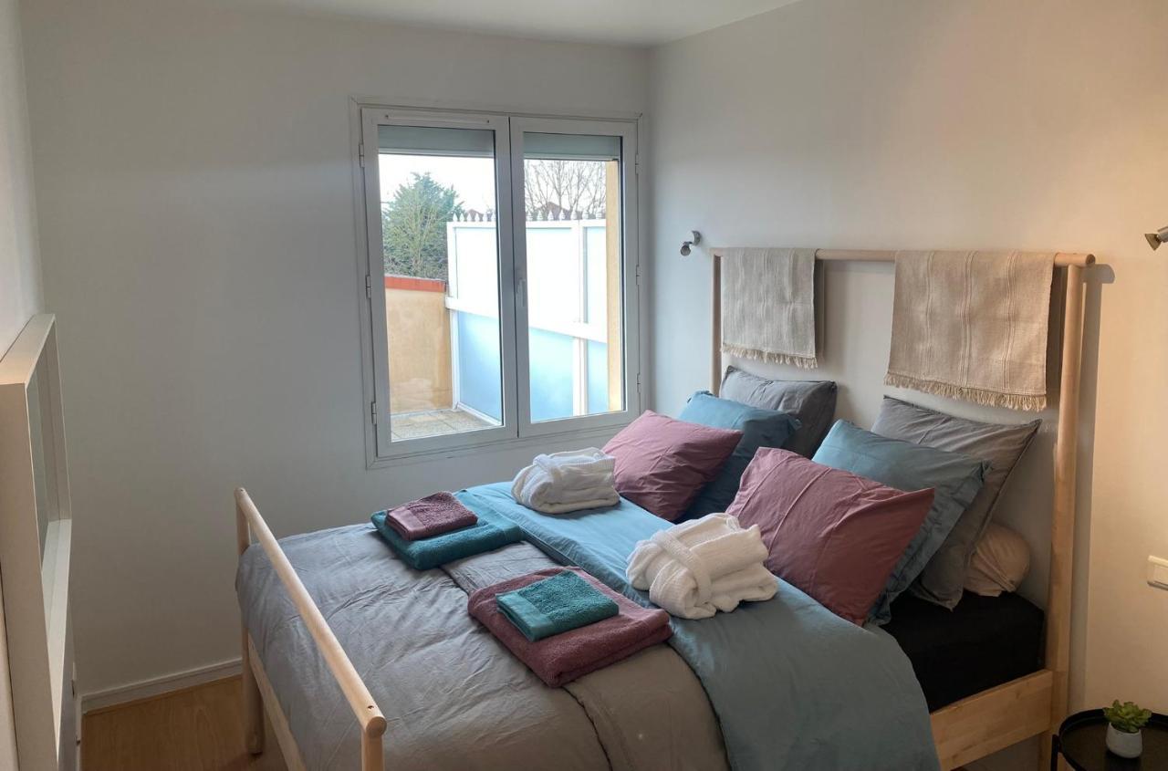 Appartement 2 Pieces De 44M² En Centre Ville Magny-les-Hameaux Exterior photo