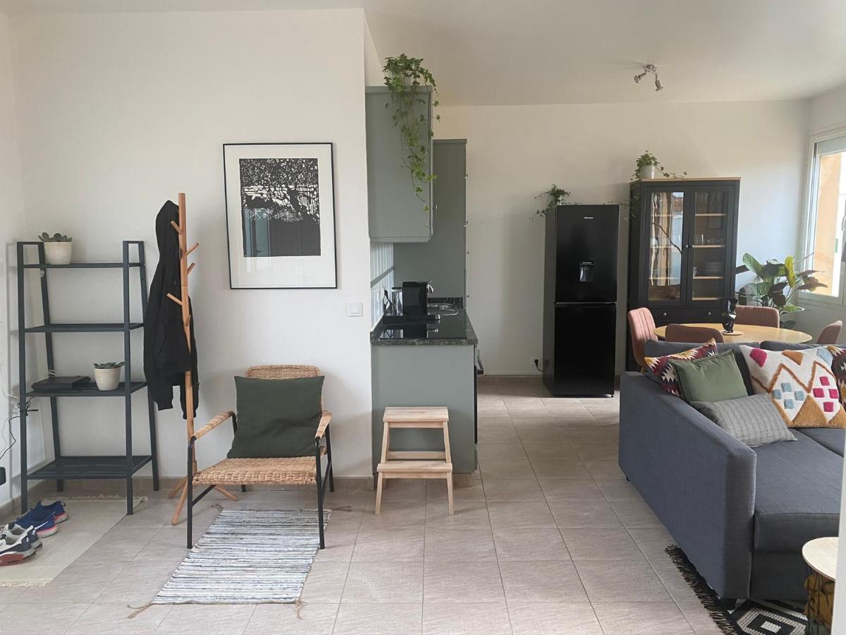 Appartement 2 Pieces De 44M² En Centre Ville Magny-les-Hameaux Exterior photo